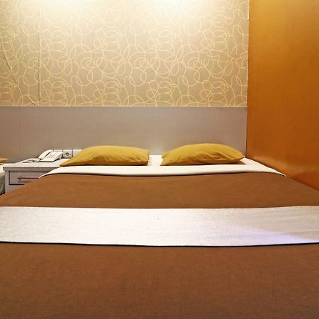 Eve Hotel Bandung Exterior foto